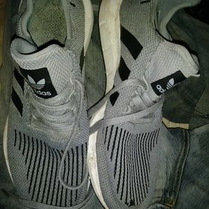 Mens addias shoes size 10